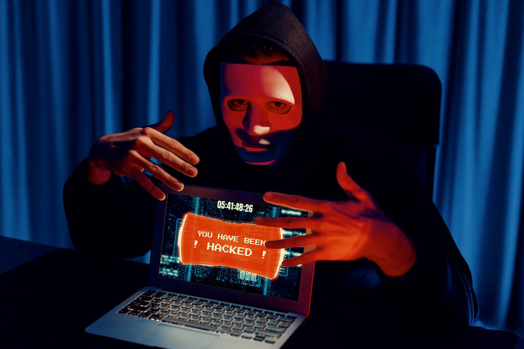 Spyware de sextorsión automatizada captura imágenes de víctimas a través de la cámara web mientras ven pornografía