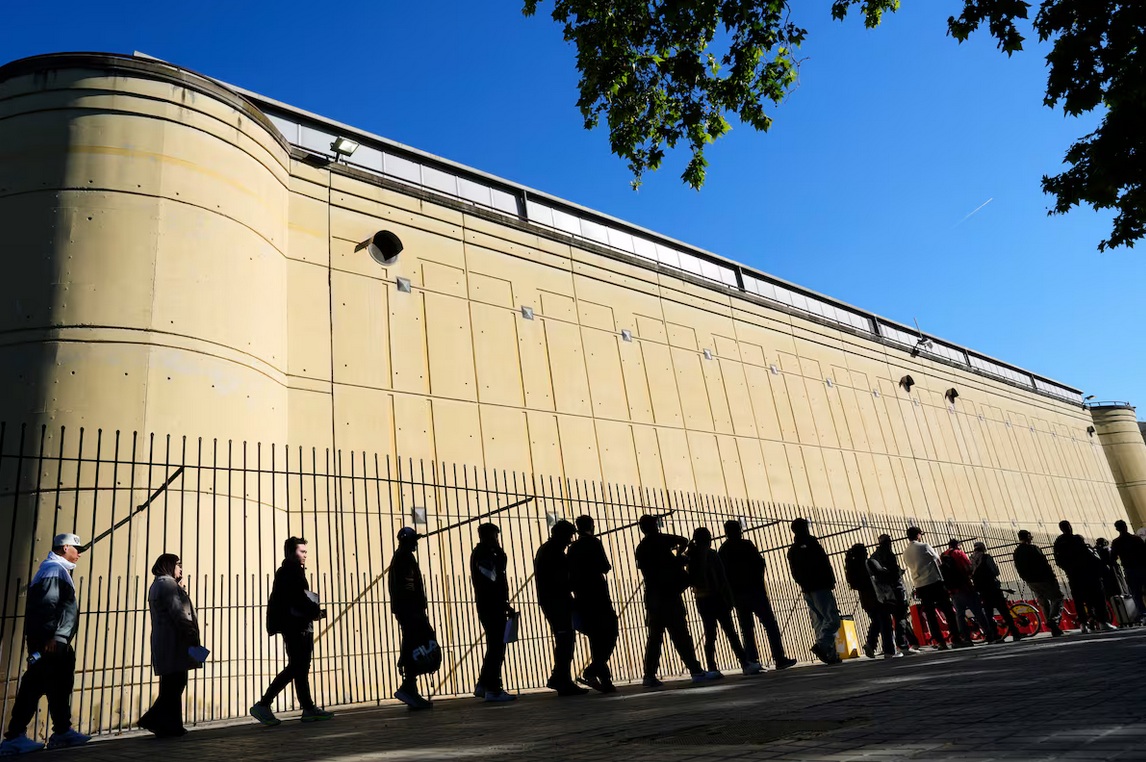 Más de la mitad de los inmigrantes que llegan a España abandonan el país por la falta de empleo estable y el alto coste de la vivienda